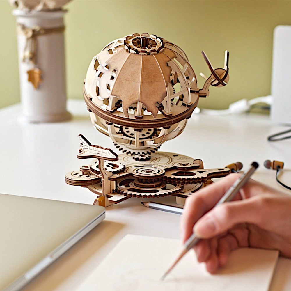 Globus DIY Craft Kit
