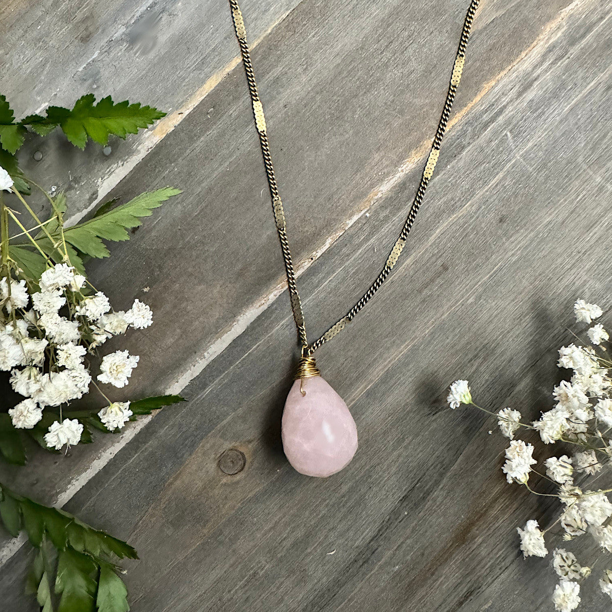 Zara Drop Necklace - Rose Quartz Gemstone